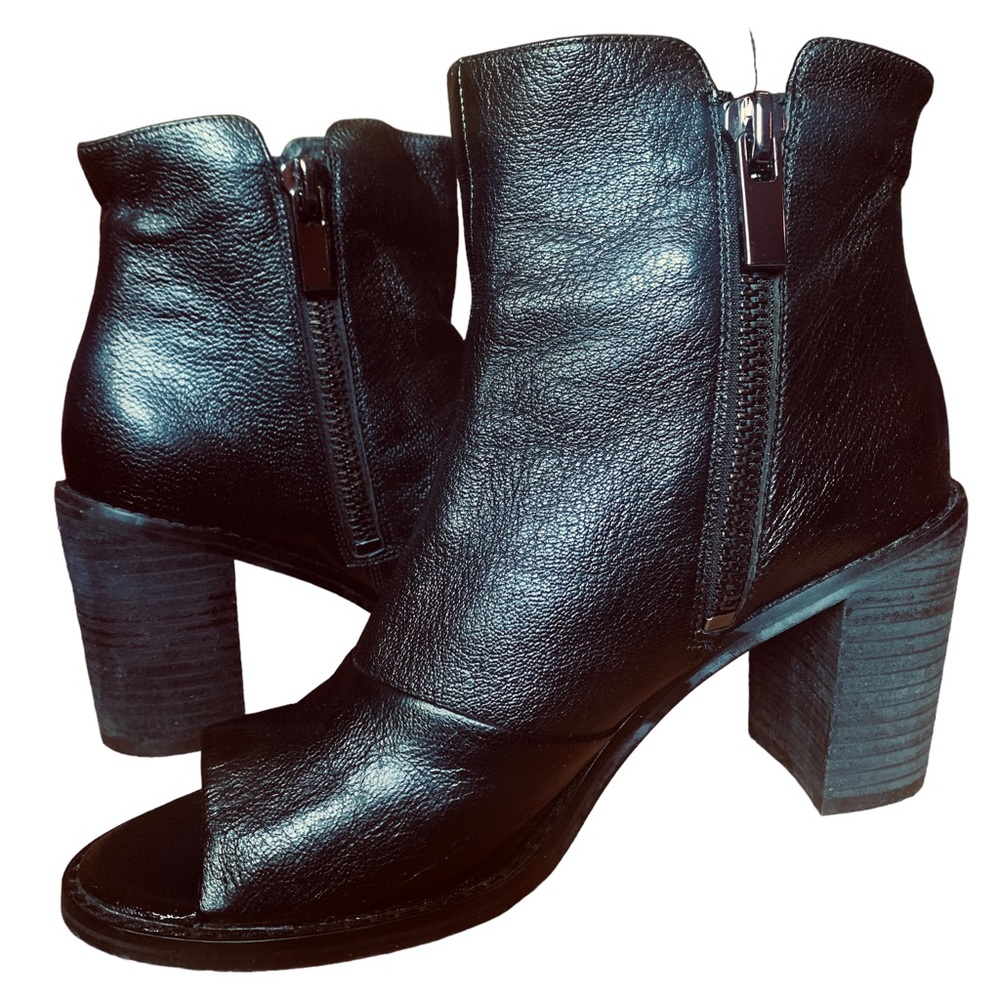 Kenneth Cole Women’s Black Peep Toe Booties Size 8.5